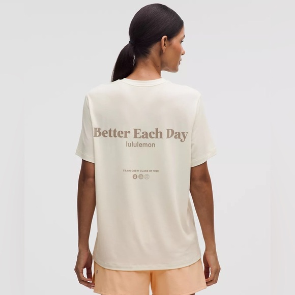 Lululemon Jersey Training Short-Sleeve Shirt
Graphic ColourLight Ivory - Picture 4 of 10